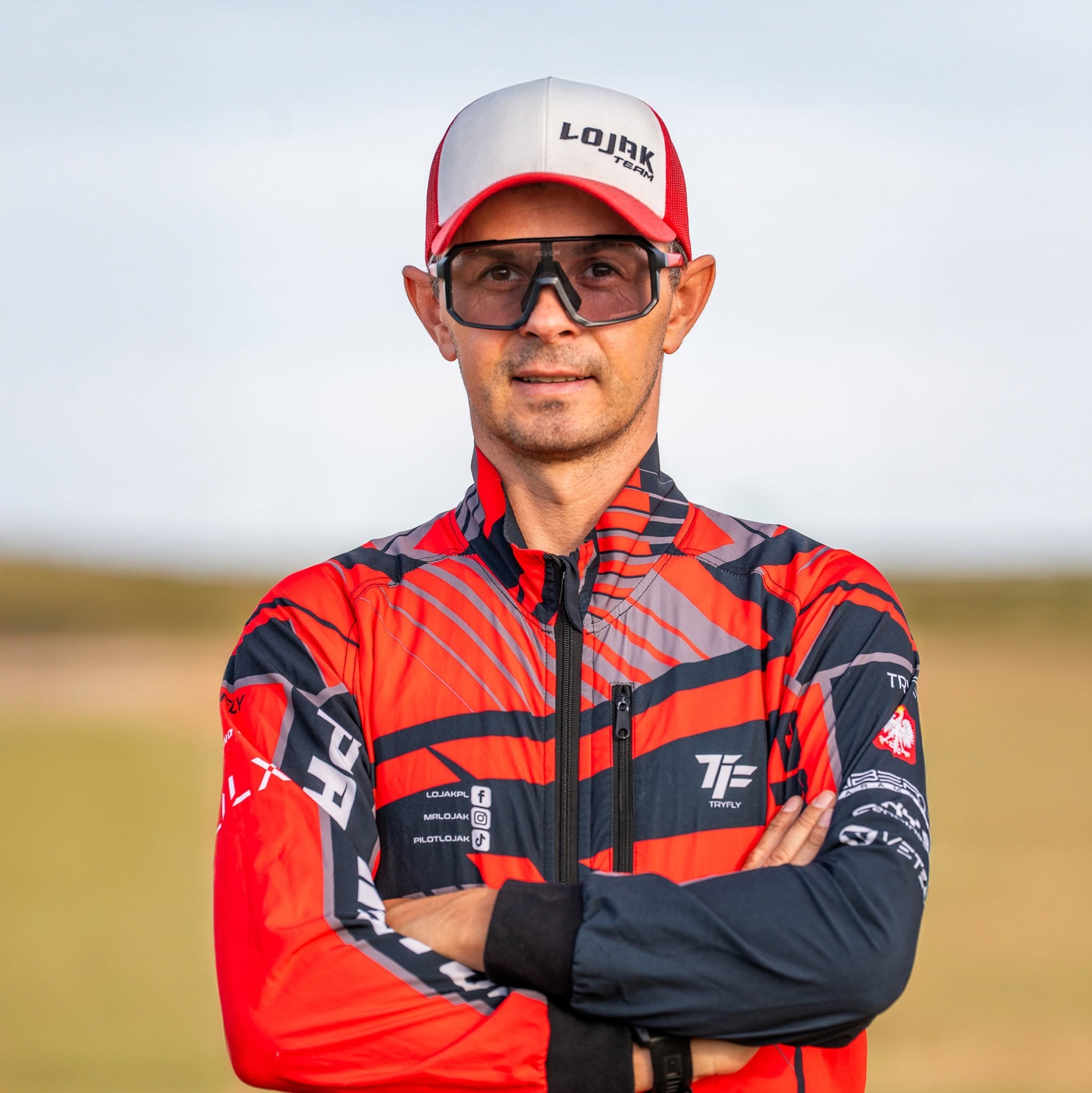 Czapka LOJAK TEAM czerwono-biała - obrazek 2